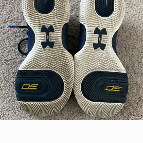 Kids Under Armour SC 3Zero III Steph Curry Basketball shoes Size 5 - Picture 4 of 4